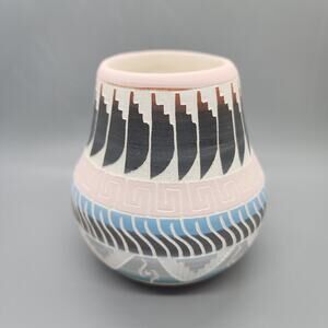 Native American Pottery Signed SHEILA NEZ Navajo Etched Vase Jar 4.25in